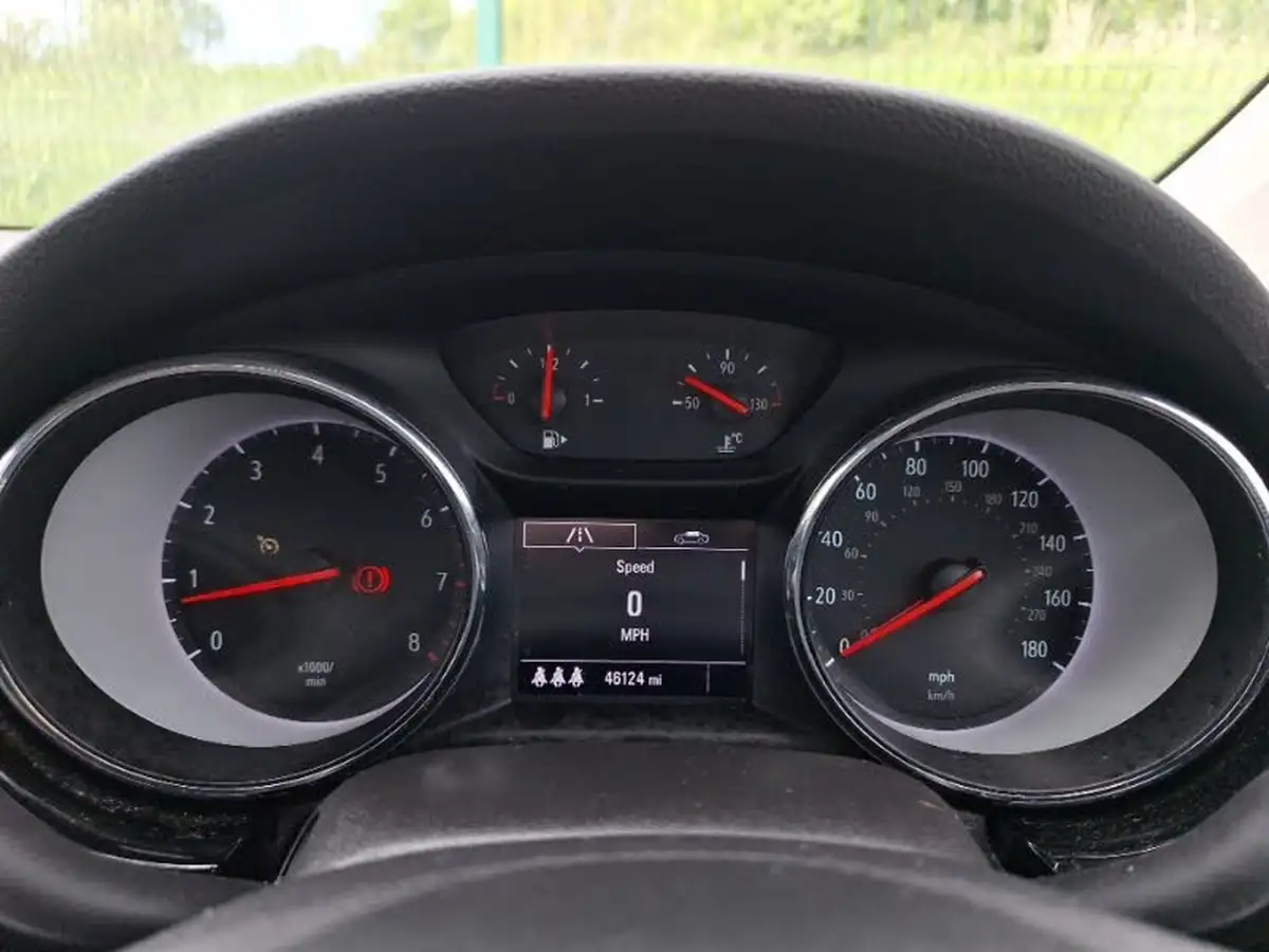 2018-vauxhall-astra-14i-16v-turbo-sri-150ps-hatchback-big-10
