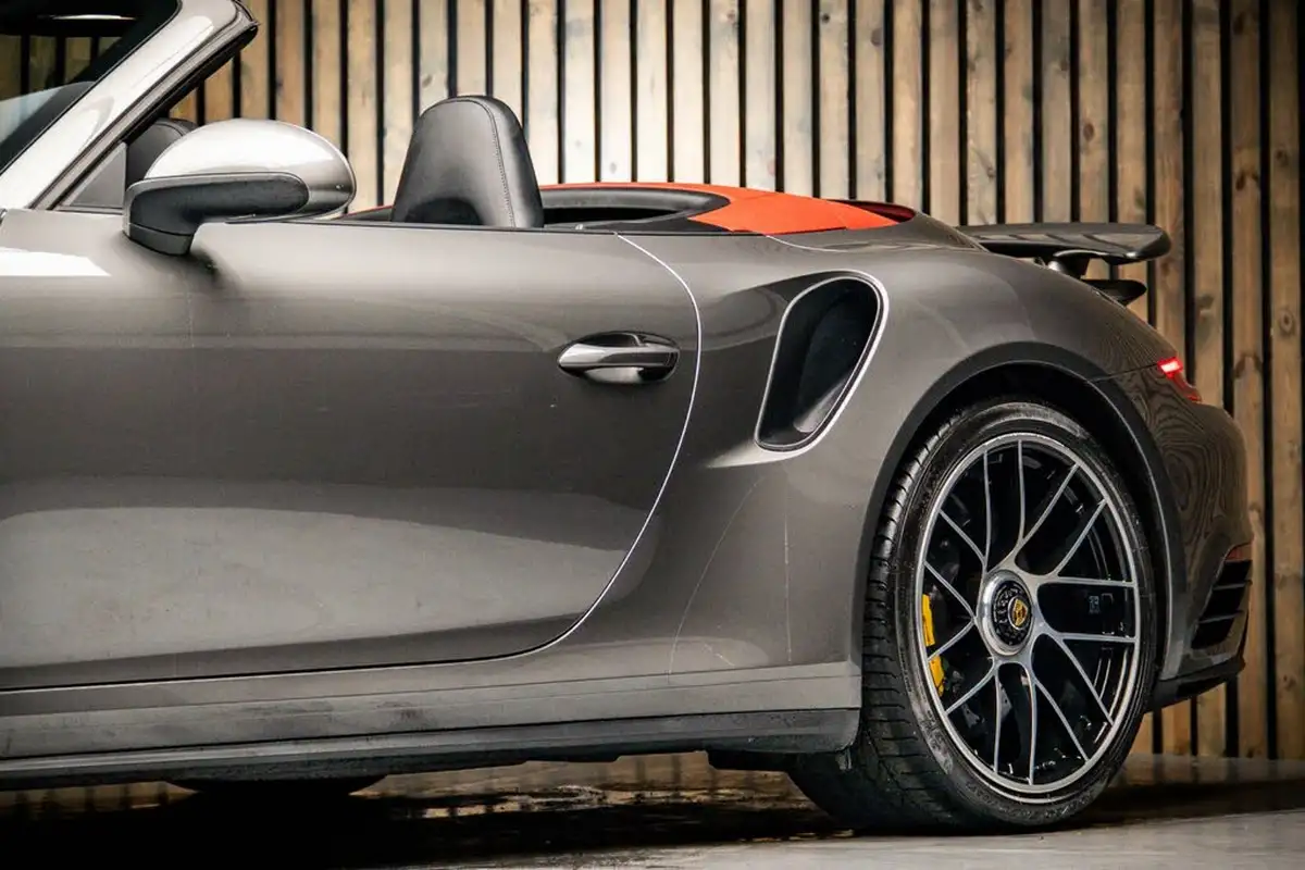 2017-porsche-911-38-turbo-s-cabriolet-big-15