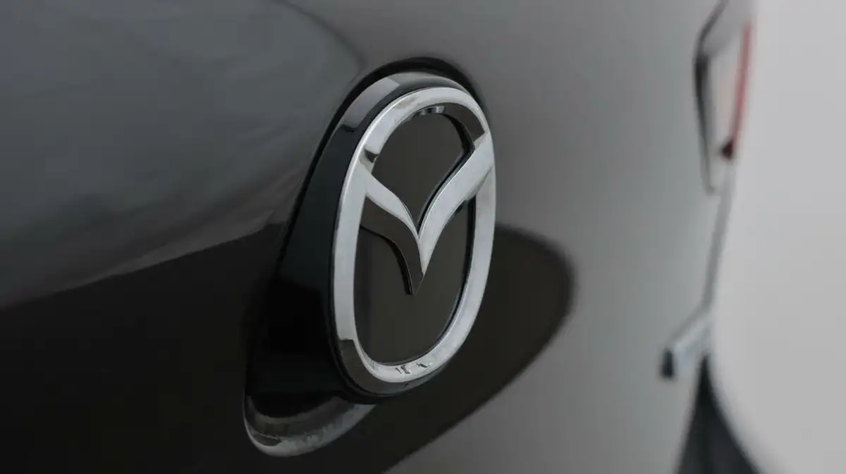 2023-mazda-mazda3-20-sport-lux-186ps-hatchback-5d-big-22