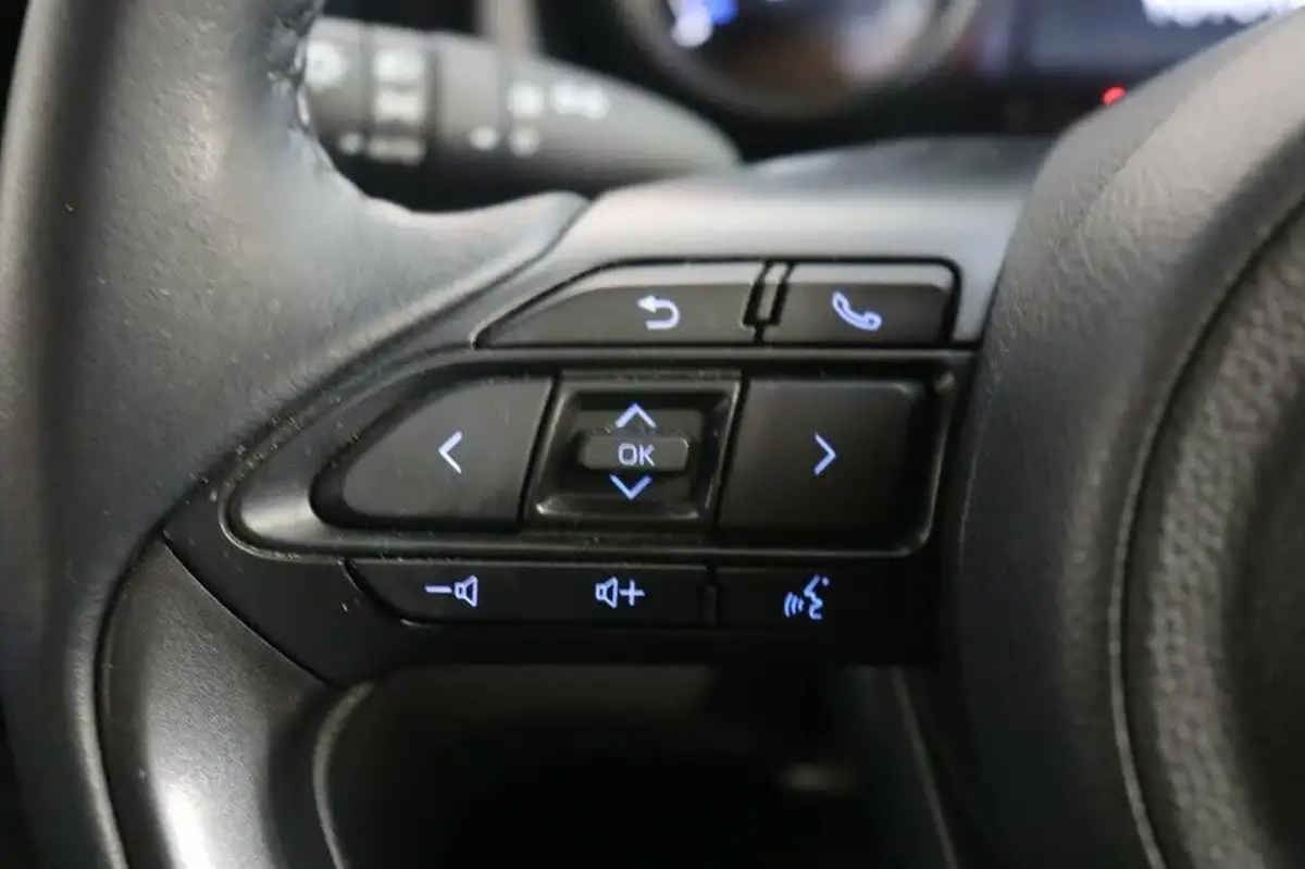 2022-toyota-yaris-cross-15-vvt-i-icon-big-21