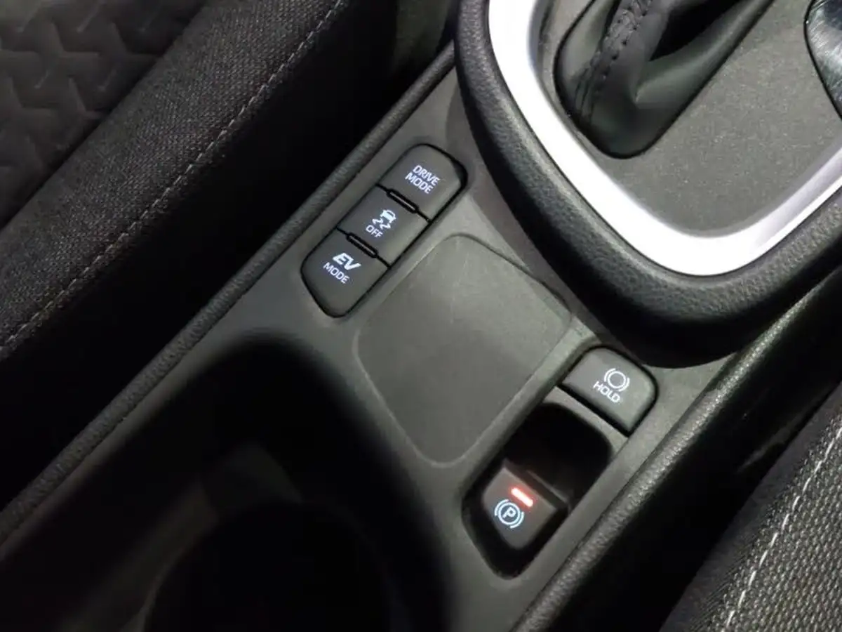 2022-toyota-yaris-cross-15-vvt-i-design-big-15