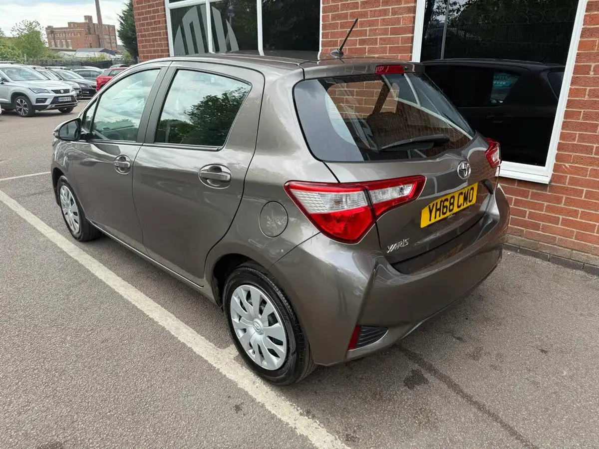 2018-toyota-yaris-10-vvt-i-active-71bhp-big-7