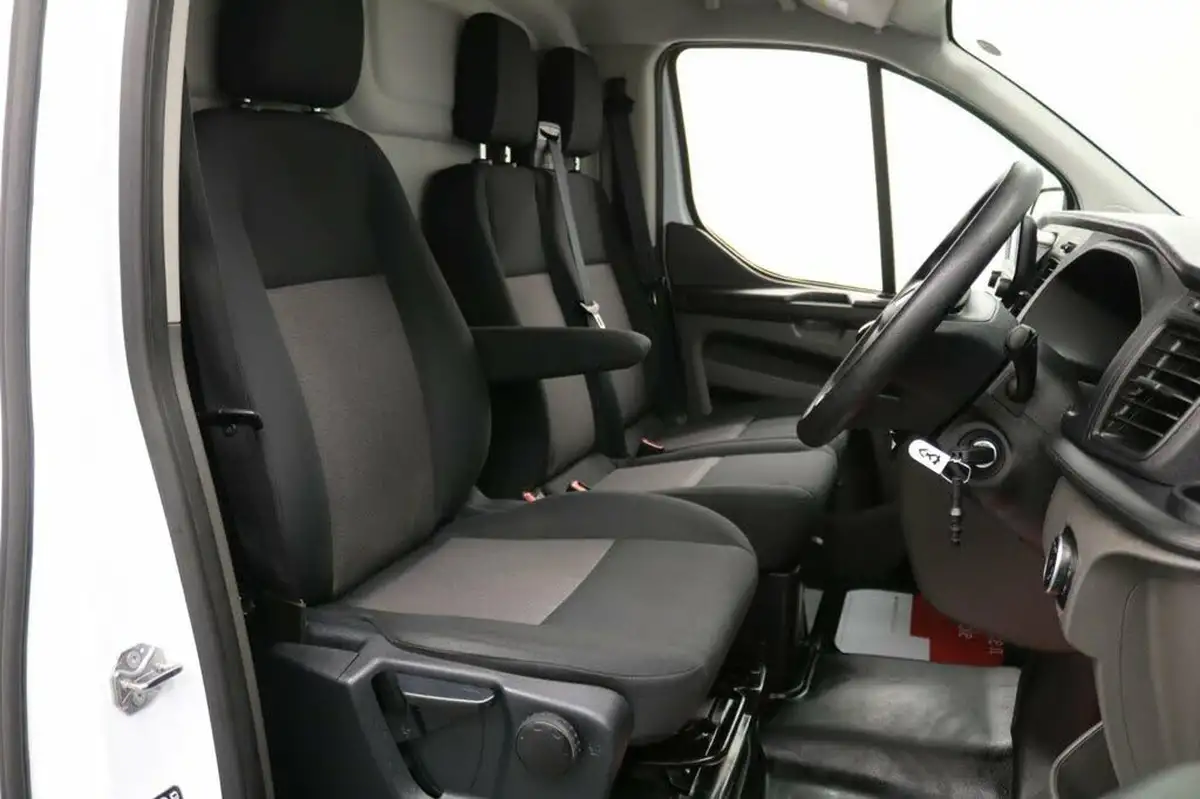 2020-ford-transit-custom-20tdci-280-l1h1-leader-105pseu6dt-panel-van-big-22