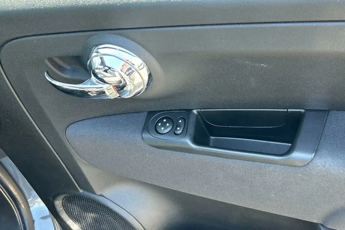2020-fiat-500-10-lounge-big-27