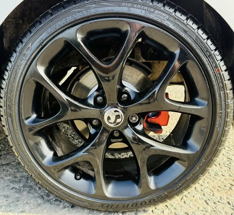 2015-vauxhall-corsa-16i-vxr-big-19