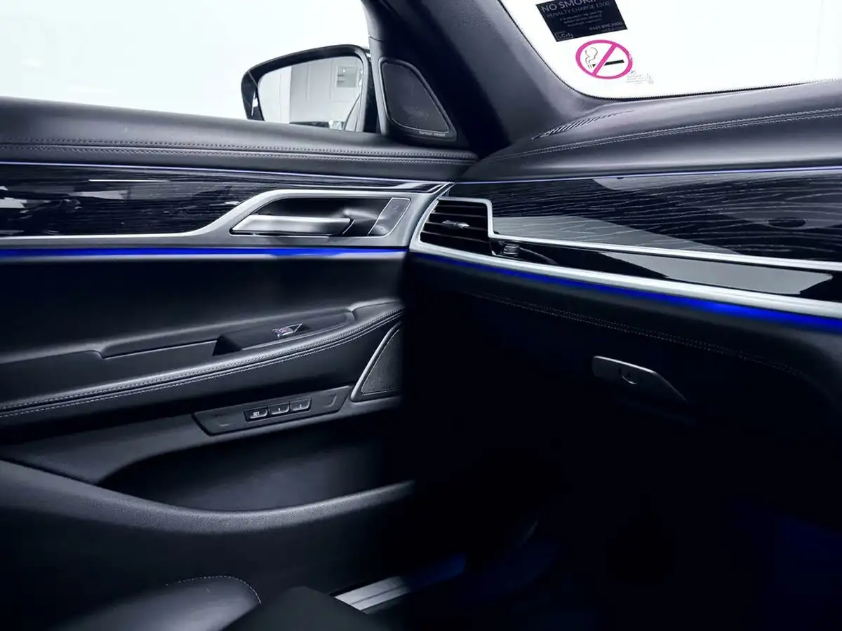 2022-bmw-7-series-30-745e-m-sport-big-25