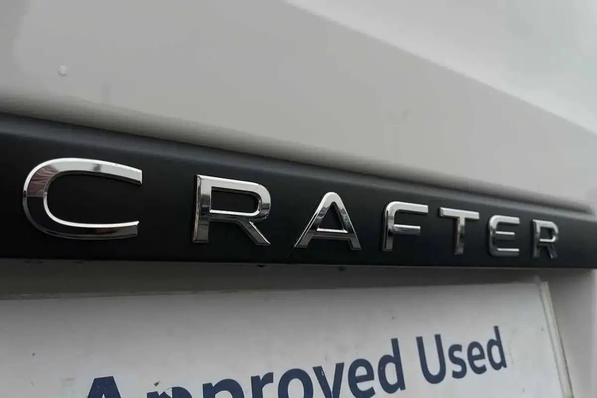 2024-volkswagen-crafter-20tdi-cr35-lwb-commerce-plus-140pseu6d-big-32