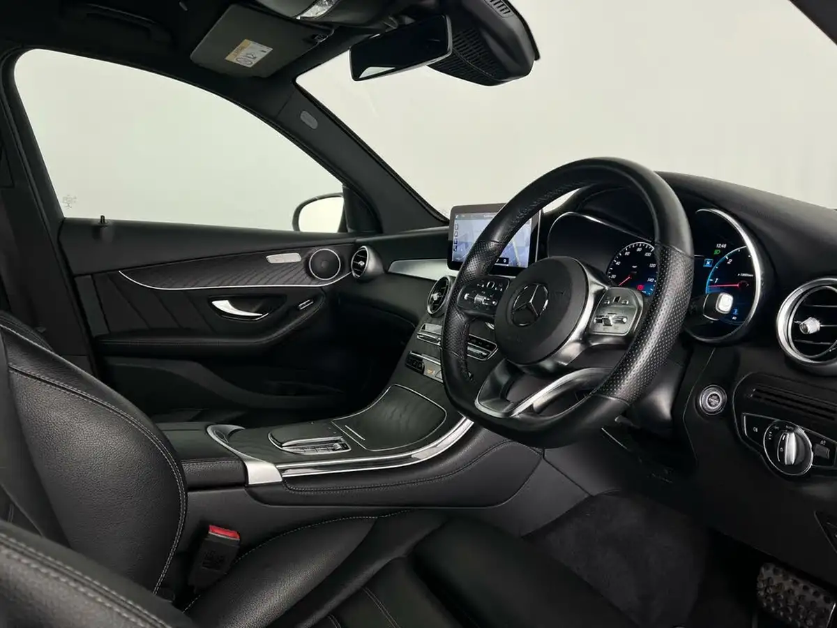 2020-mercedes-benz-glc-class-20d-glc300d-amg-line-premium-station-wagon-5d-big-12