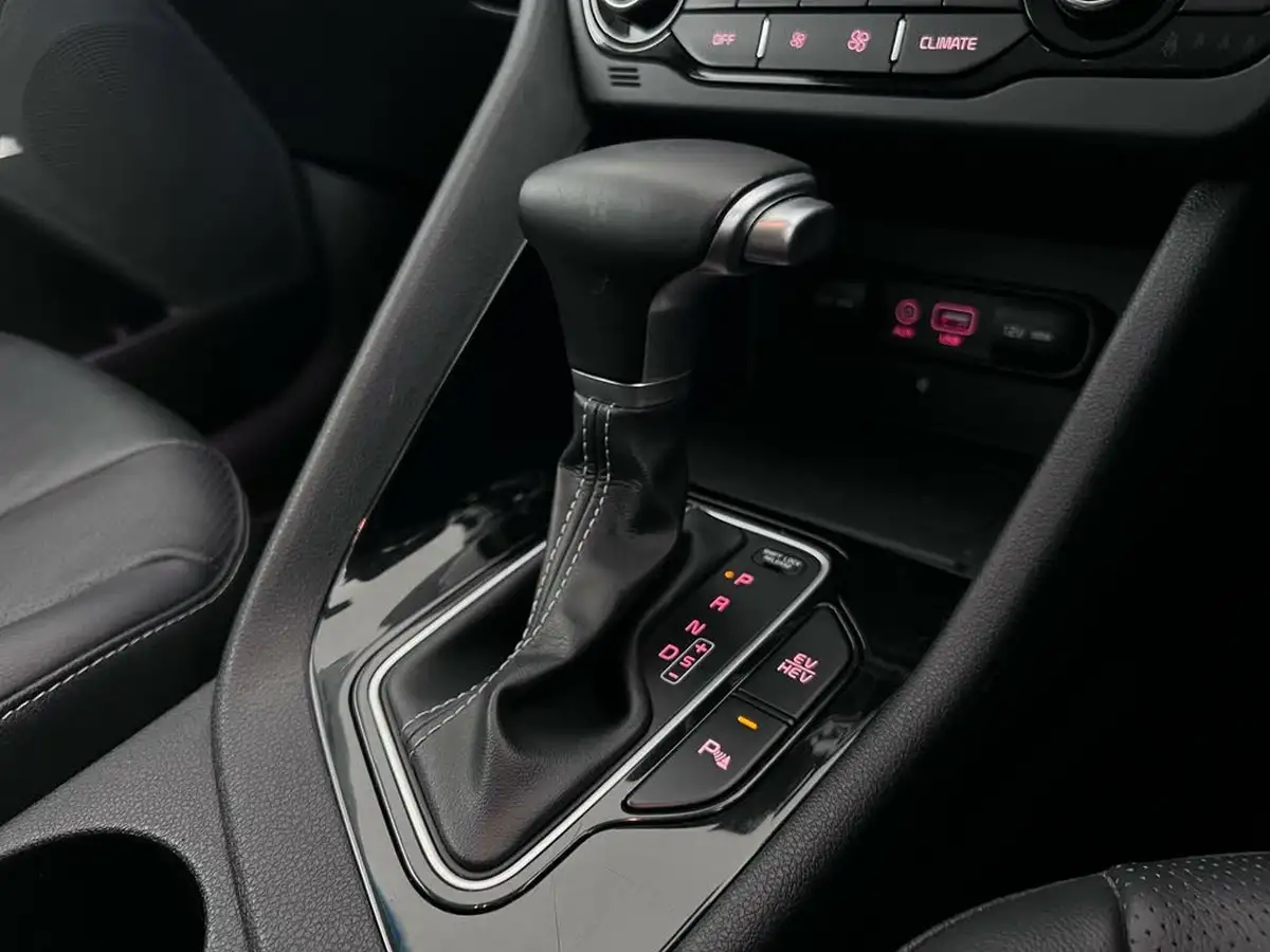 2018-kia-niro-16-gdi-3-156kwh-16-alloy-wheels-big-39