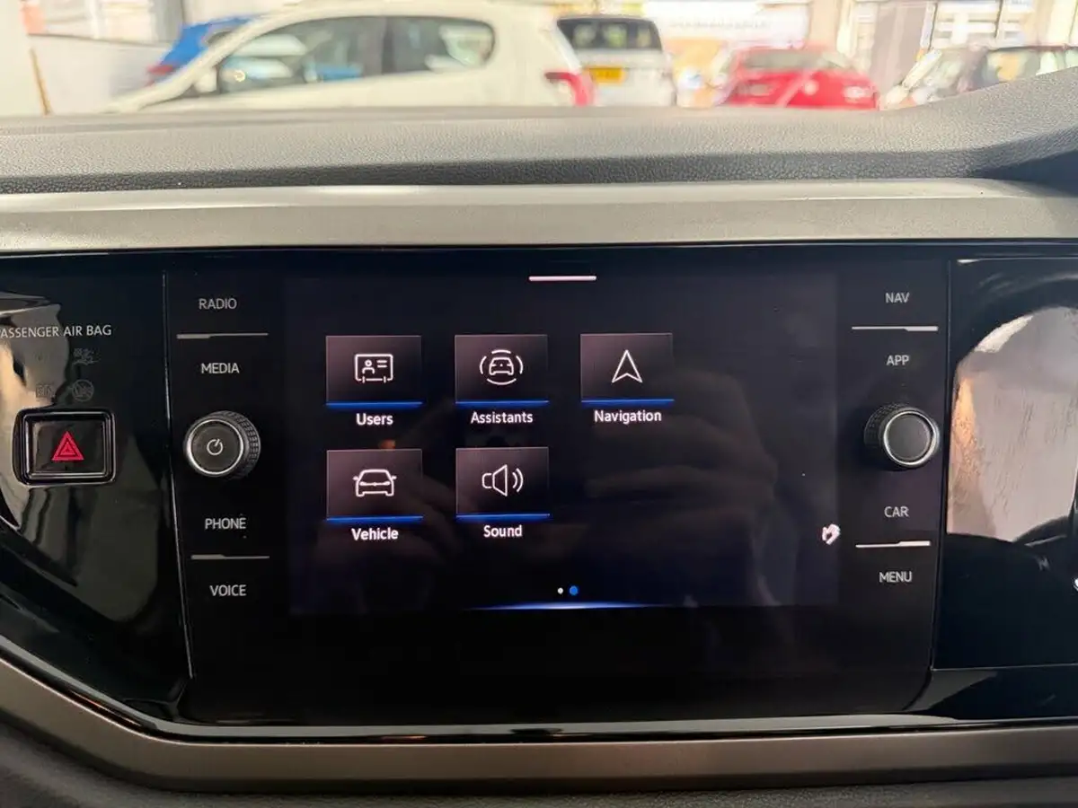 2021-volkswagen-polo-10-match-big-38
