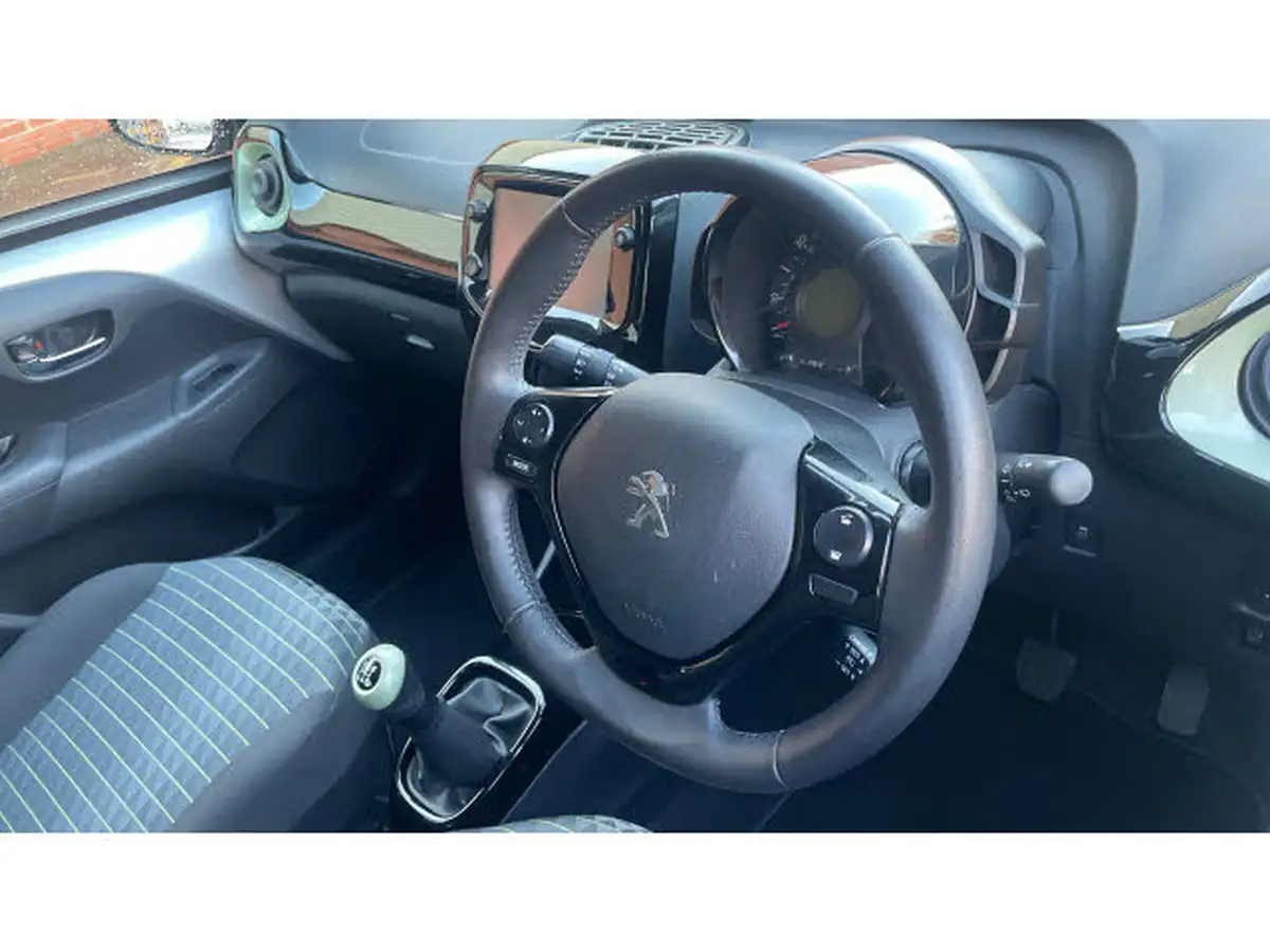 2021-peugeot-108-10-collection-top-big-10