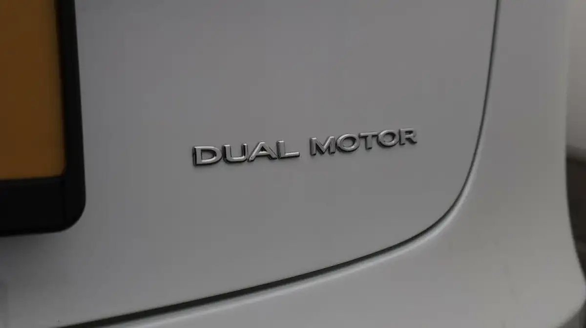 2021-tesla-model-3-e-long-range-4x4-big-21
