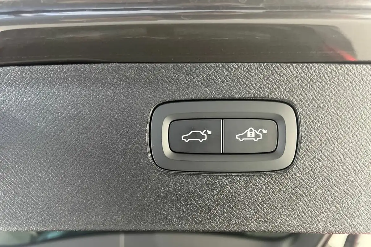 2024-volvo-xc90-20-b5-plus-big-25