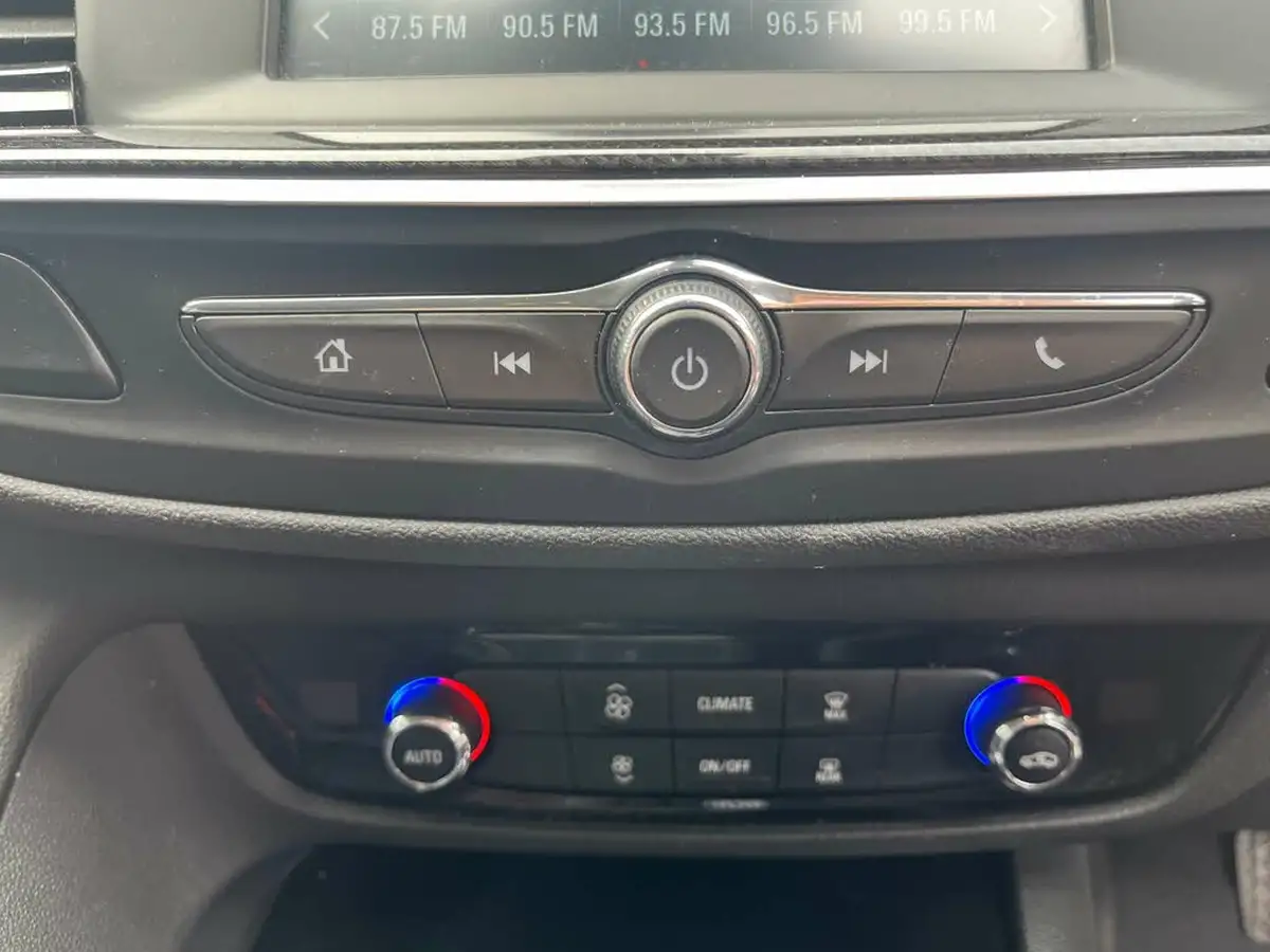 2021-vauxhall-insignia-grand-sport-15-turbo-d-sri-nav-big-33