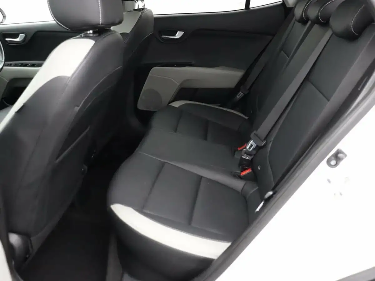 2020-kia-stonic-10-t-gdi-4-dct-big-10