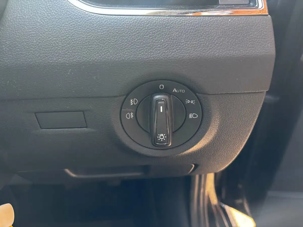 2020-skoda-octavia-10-tsi-se-technology-115ps-estate-big-18