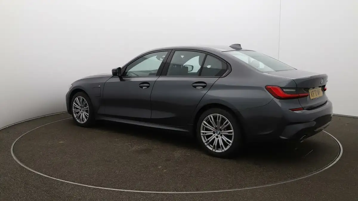 2020-bmw-3-series-20-330e-m-sport-saloon-4d-big-33