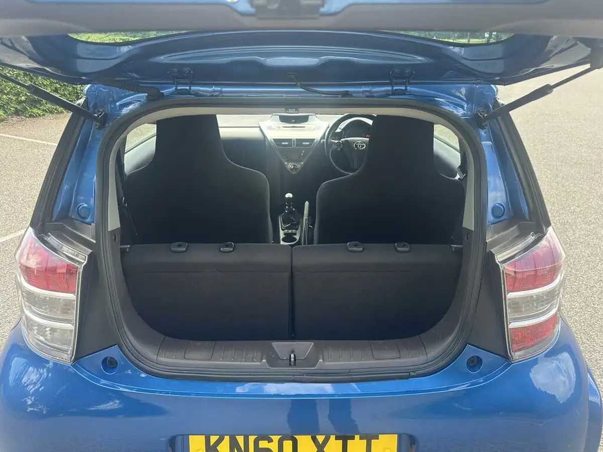 2010-toyota-iq-10-2-big-14