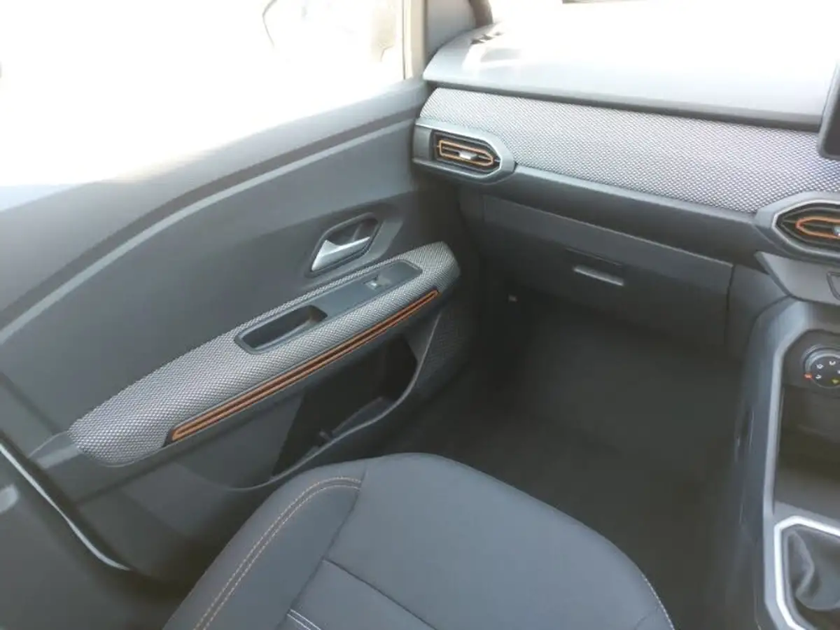 2023-dacia-sandero-stepway-10-tce-expression-90bhp-big-9