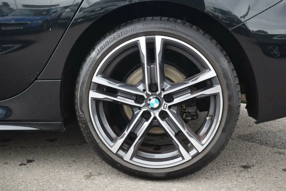 2022-bmw-1-series-15-118i-m-sport-lcp-dct-big-11