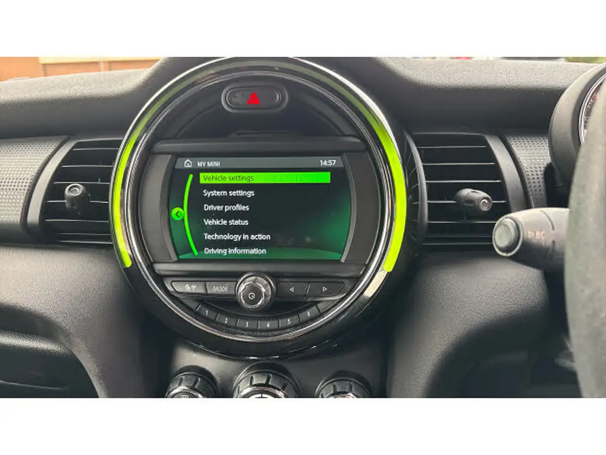 2019-mini-cooper-15-cooper-classic-hatchback-3d-big-30
