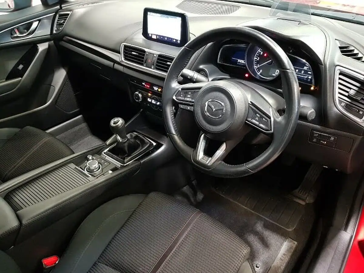 2018-mazda-mazda3-20-sport-nav-120ps-fastback-4d-big-15
