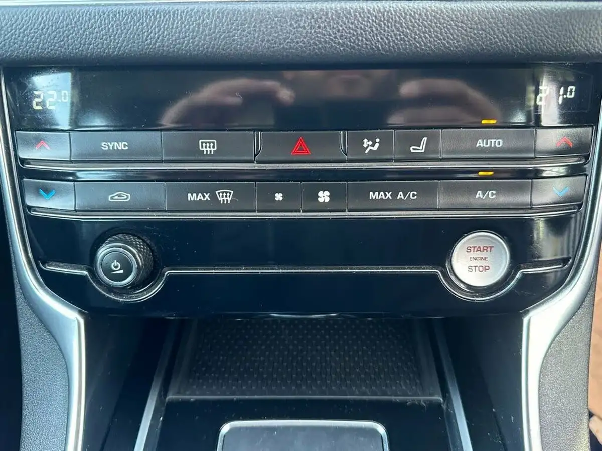 2018-jaguar-xf-20td-prestige-180ps-saloon-4d-1999cc-auto-big-24