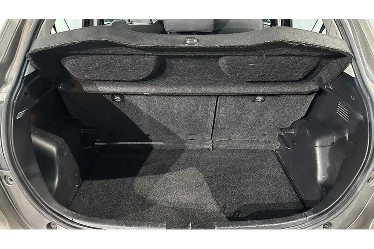 2019-toyota-yaris-15-vvt-i-icon-tech-98bhp-hybrid-1497cc-e-cvt-big-45