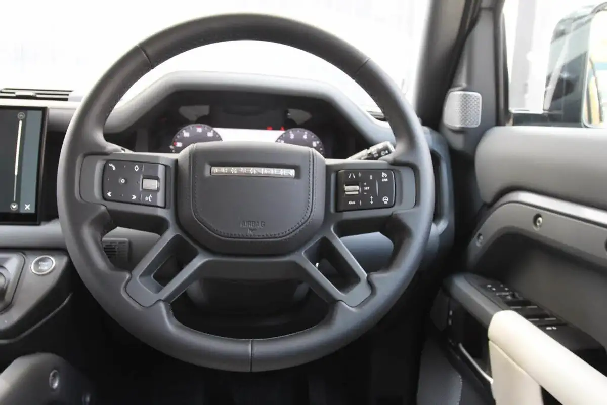 2022-land-rover-130-defender-30-p400-x-dynamic-hse-big-26