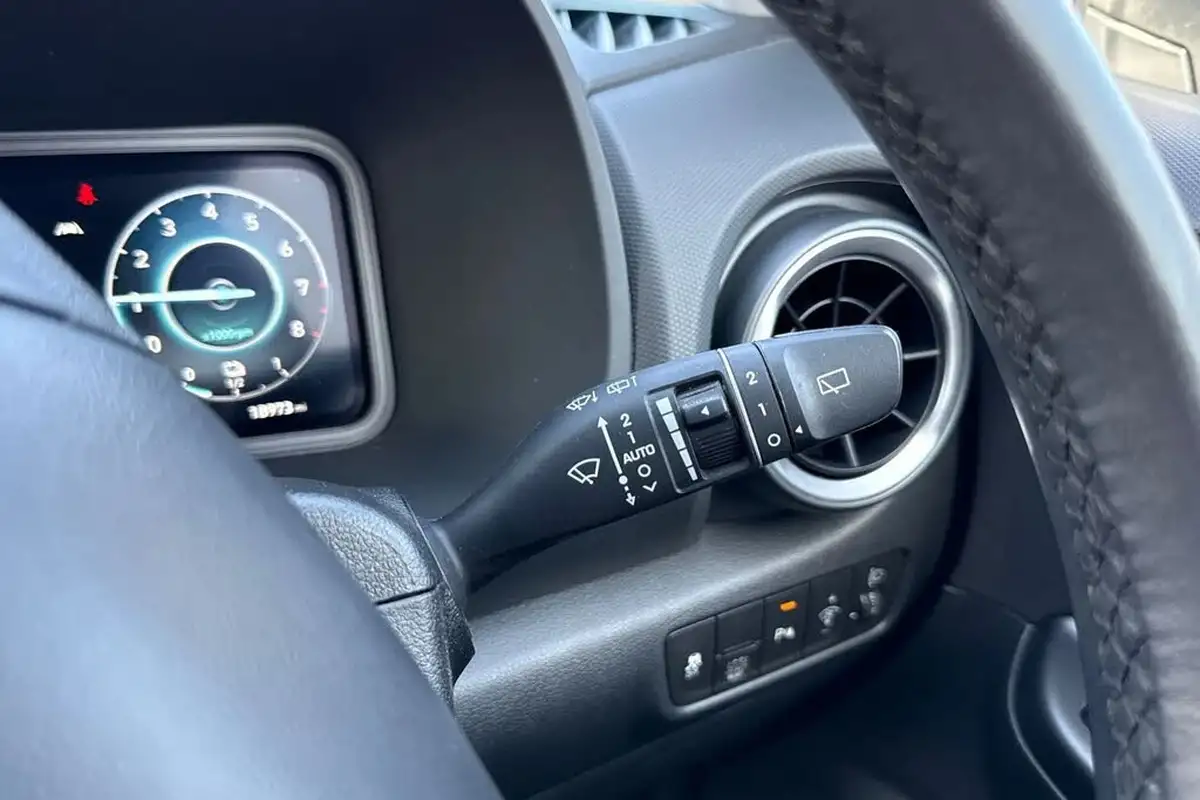 2022-hyundai-kona-16-gdi-premium-big-28