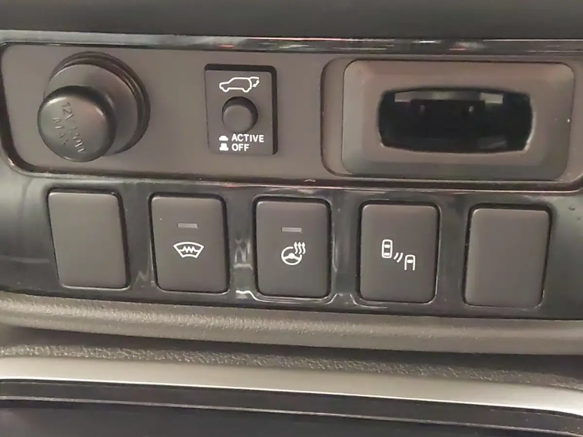 2018-mitsubishi-outlander-22di-d-4-big-16