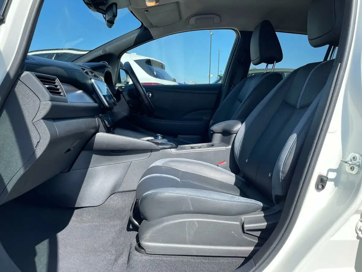 2021-nissan-leaf-e-tekna-big-34