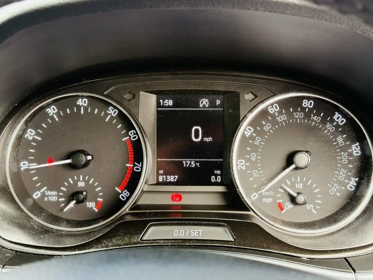 2017-skoda-fabia-12-tsi-se-109ps-hatchback-dsg-big-17