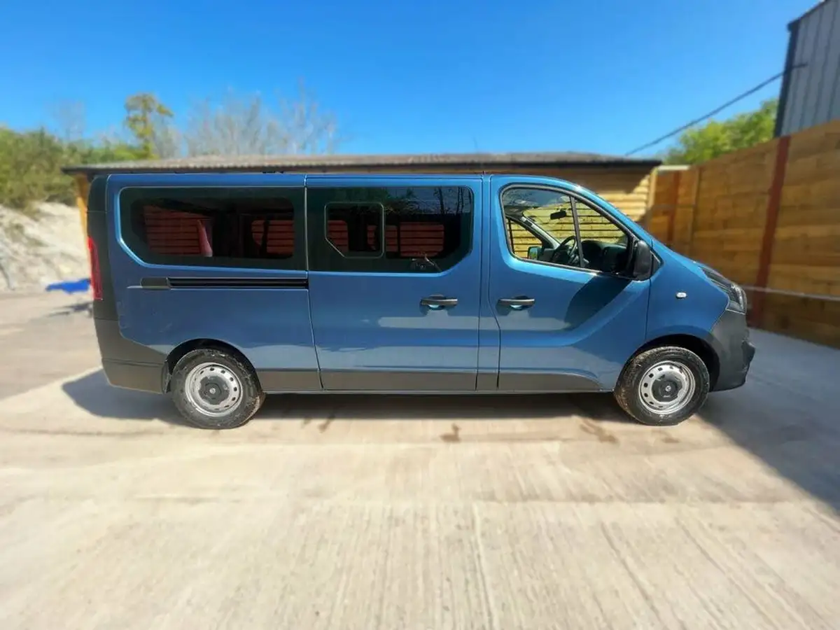 2017-vauxhall-vivaro-16cdti-2900-l2h1-95pseu6-ss-9-seats-combi-big-7