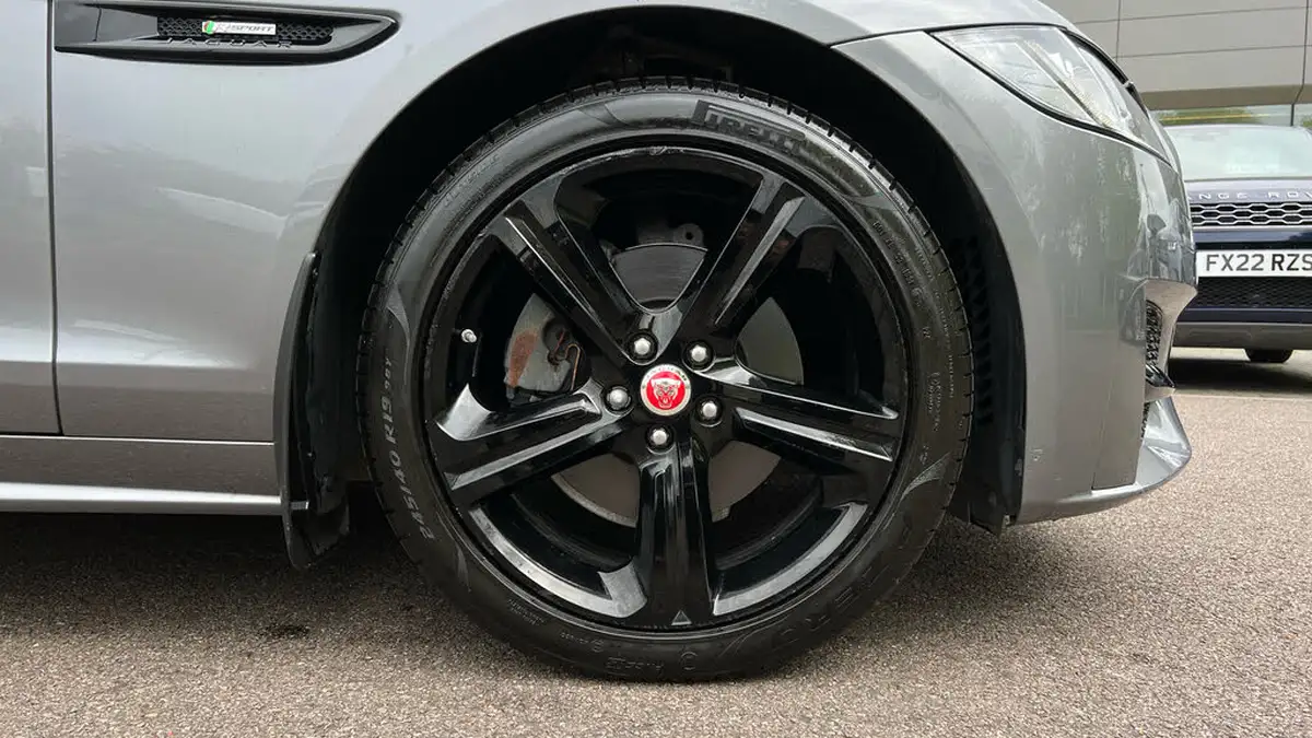 2020-jaguar-xf-20i-r-sport-250ps-saloon-4d-big-7