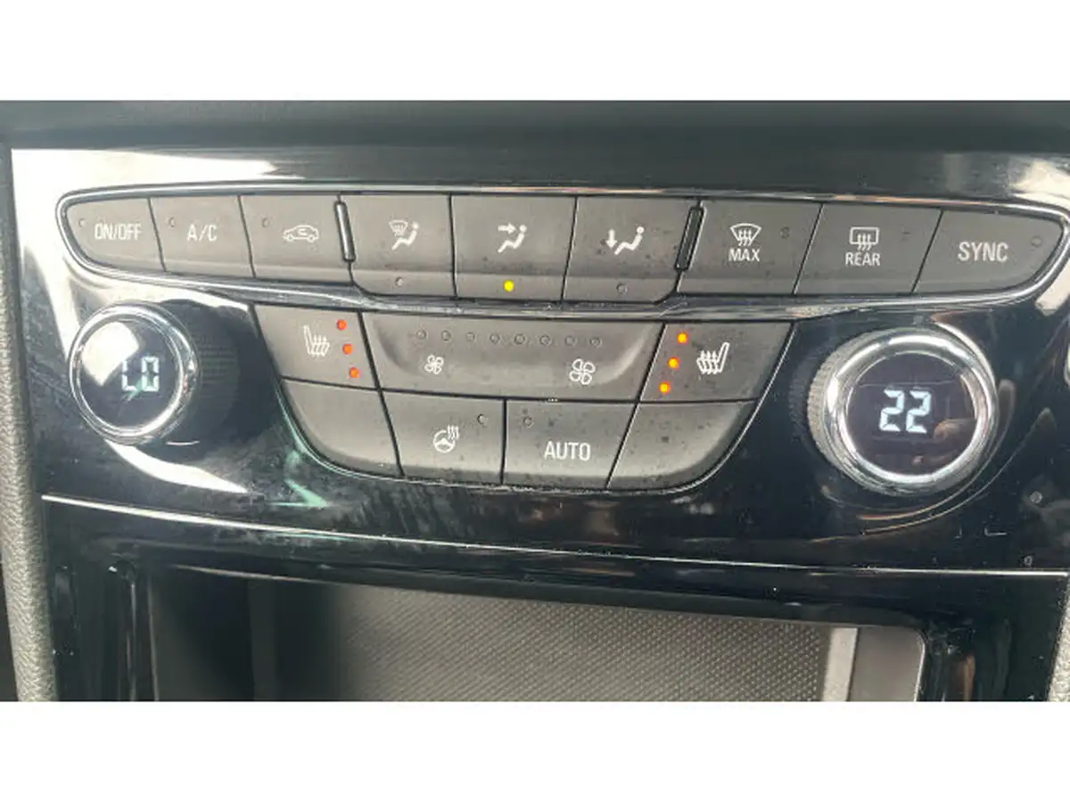 2019-vauxhall-astra-16cdti-griffin-big-20