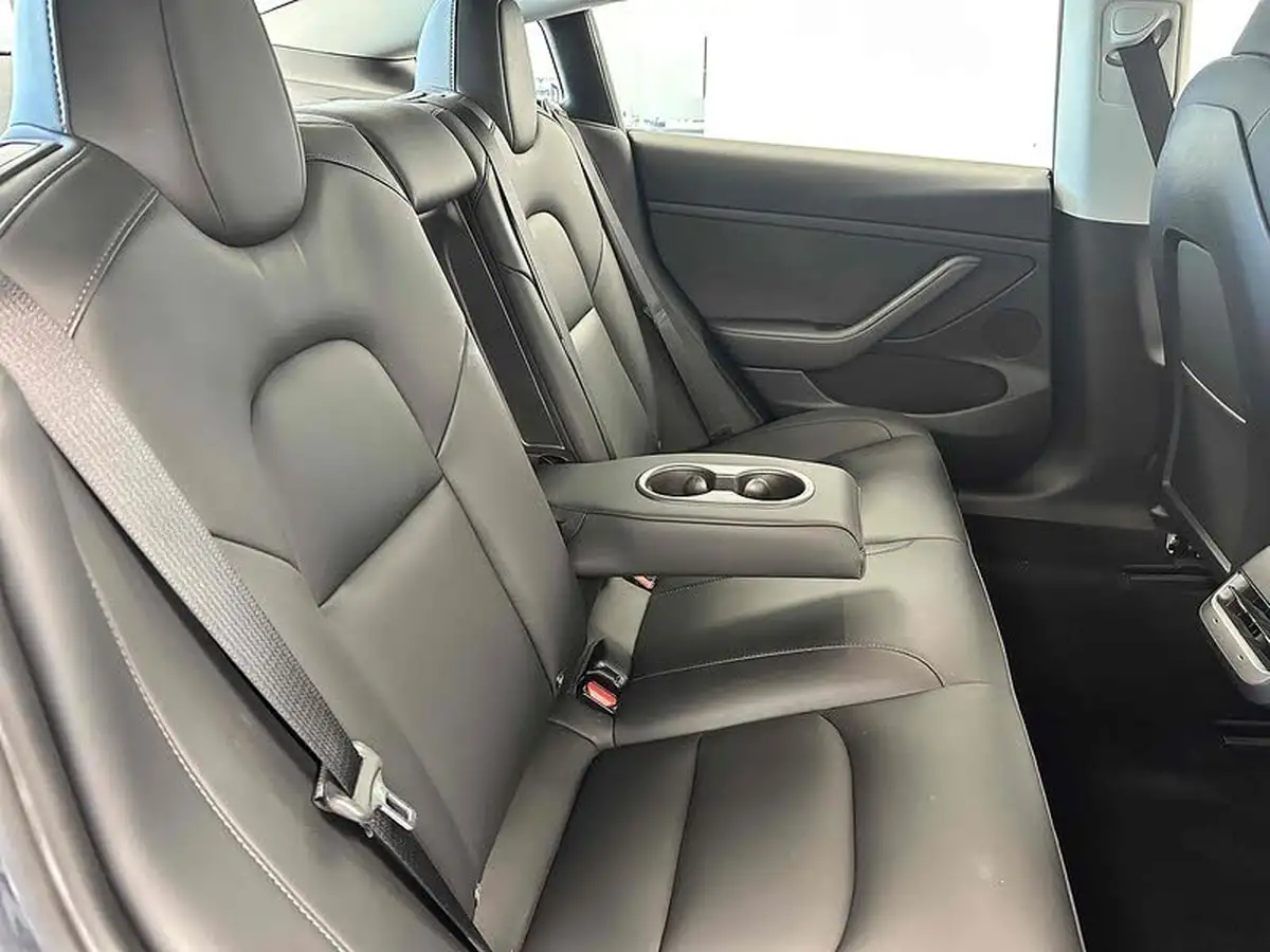 2021-tesla-model-3-e-performance-4x4-big-14