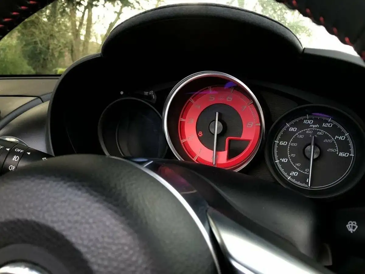 2017-abarth-124-14-multiair-spider-auto-big-17