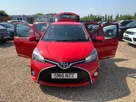 2016-toyota-yaris-133-design-small-49