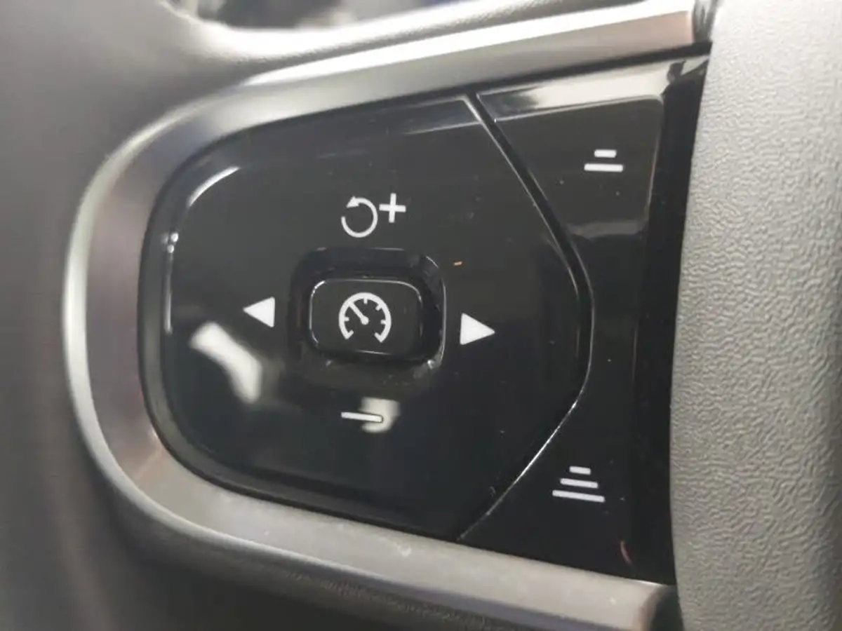 2023-volvo-xc60-20-b5-plus-big-17
