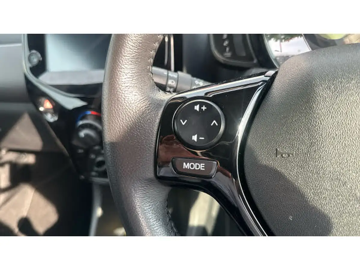 2021-peugeot-108-10-allure-hatchback-5d-big-25