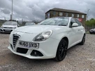 2010-alfa-romeo-giulietta-20td-lusso-small-2