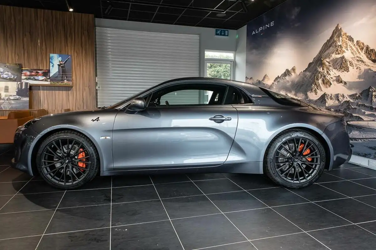 2023-alpine-a110-18-t-s-big-4