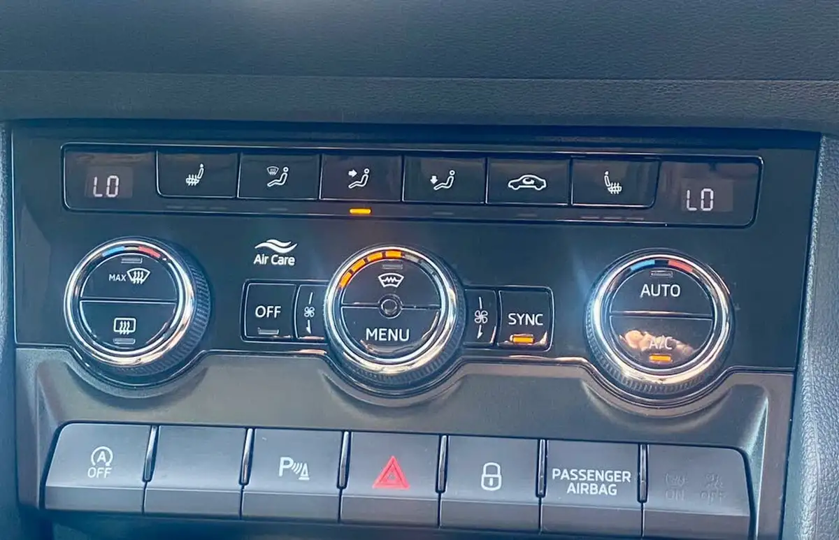 2018-skoda-karoq-15-tsi-se-l-ss-dsg-big-28