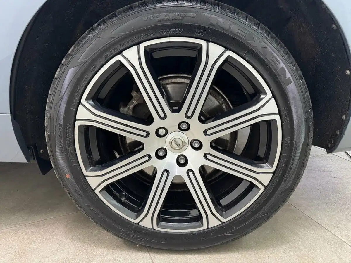 2018-volvo-xc60-20-t8-inscription-pro-390bhp-twin-engine-big-22
