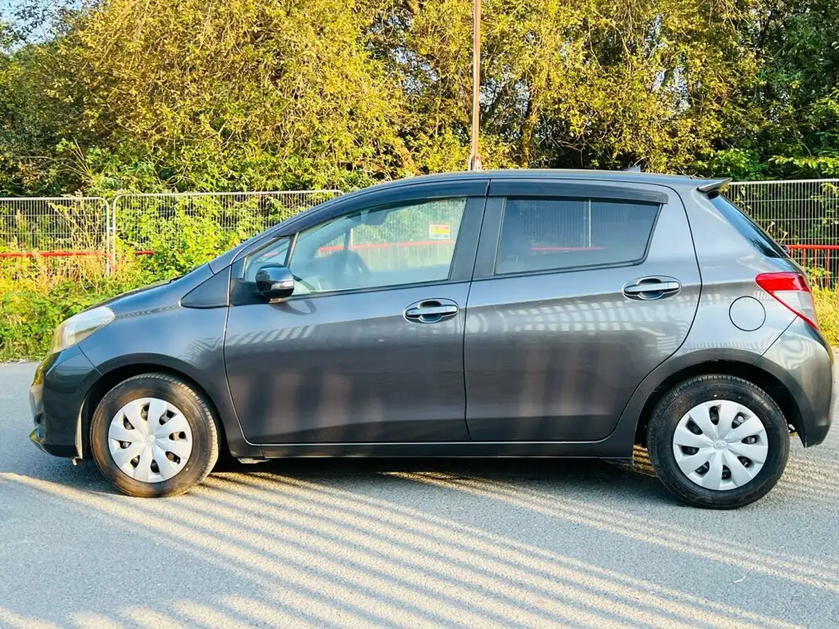 2011-toyota-yaris-big-2