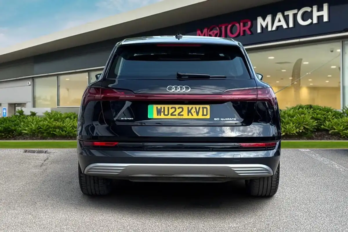 2022-audi-e-tron-50e-technik-station-wagon-big-3