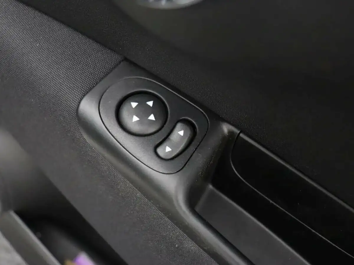 2024-fiat-500-10-top-big-22