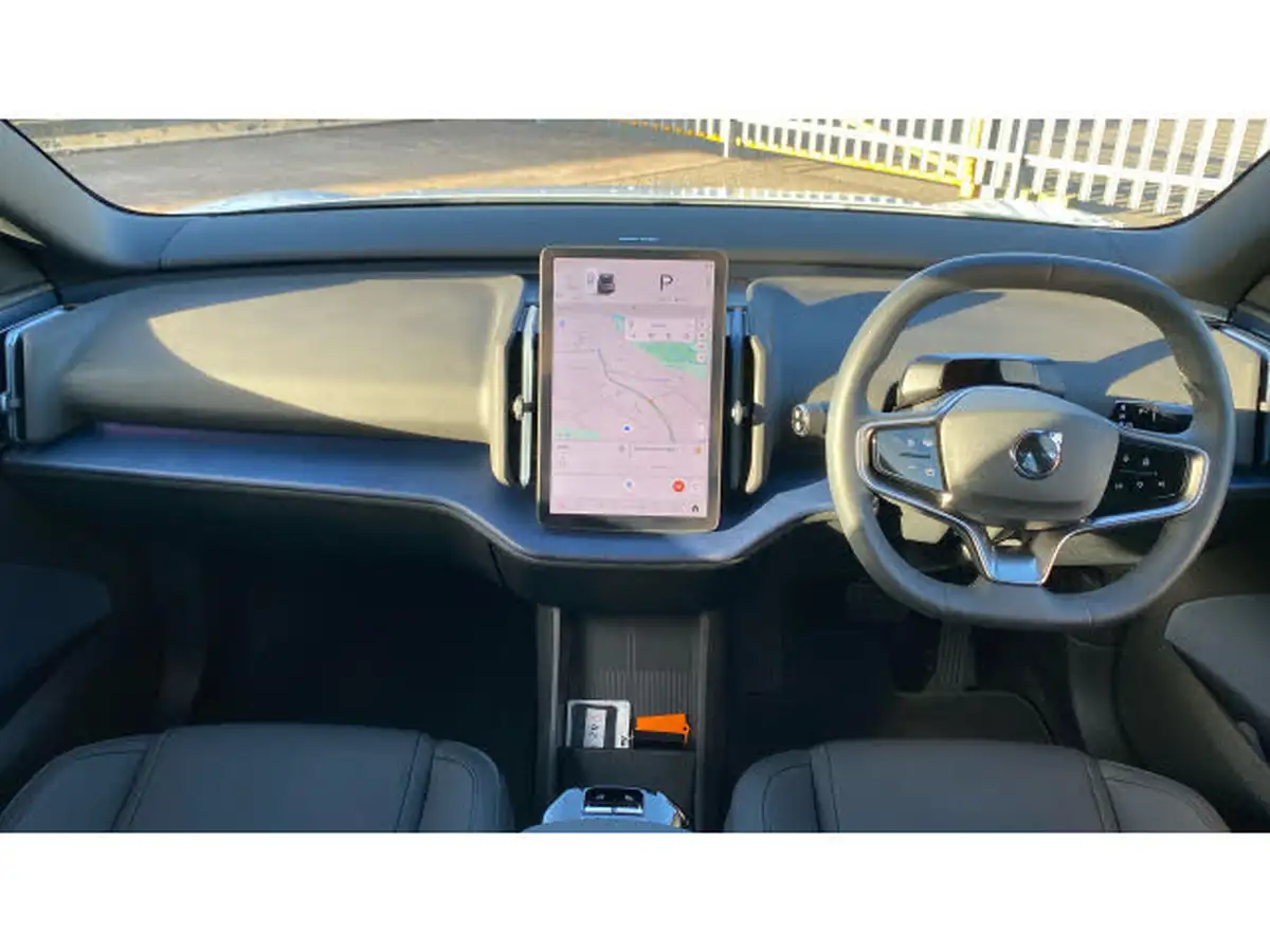 2024-volvo-ex30-e-single-motor-plus-extended-range-big-19
