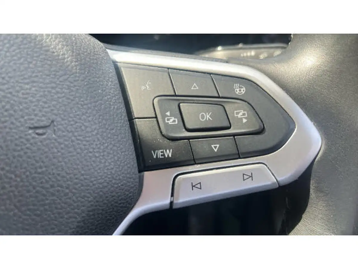 2020-volkswagen-golf-15-tsi-life-130ps-hatchback-big-21